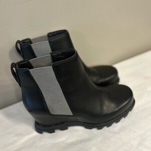 Sorel Black and Gray Ankle Boots